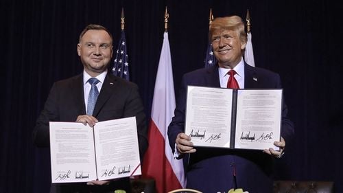 Preşedinţii Trump şi Duda au semnat un acord de suplimentare a trupelor americane din Polonia, care vor ajunge la 5.500 de militari