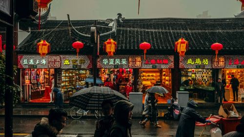 China a redus carantina pentru călătorii străini, un pas important spre relaxarea restricţiilor legate de Covid-19
