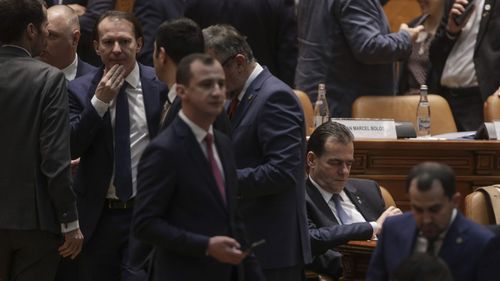 Controversa zilei. Cât pot amâna liberalii calendarul moțiunii USR PLUS și AUR / Ce termene sunt prevăzute în regulamentele parlamentare și în Constituție