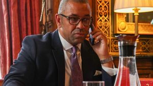 Ministrul britanic de Externe a vizitat Kievul, pentru a reafirma sprijinul faţă de Ucraina