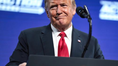 Încrederea americanilor în președintele Donald Trump scade puternic, pe măsură ce economia SUA suferă din ce în ce mai mult din cauza inflaţiei şi a blocajului guvernamental