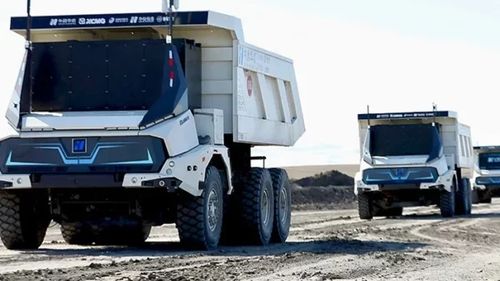 China lansează cea mai mare flotă de camioane electrice autonome destinate activităților de minerit