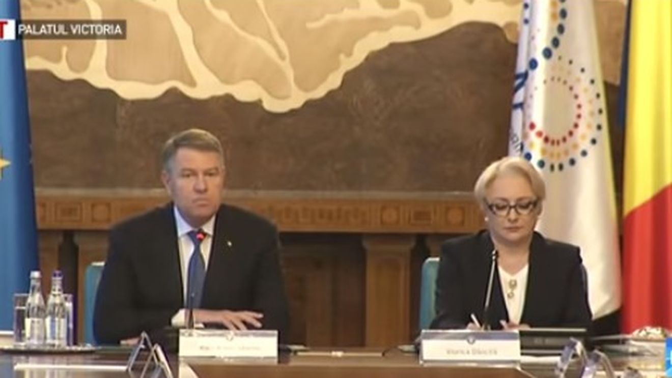 Klaus Iohannis şi Viorica Dăncilă participă la ore diferite la manifestările dedicate Zilei Armatei, la Carei