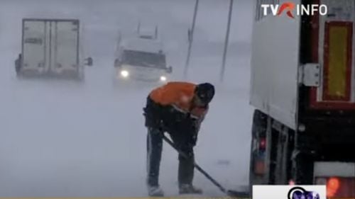Trafic oprit pe două tronsoane din județele Bistrița Năsăud și Suceava, din cauza ninsorilor viscolite