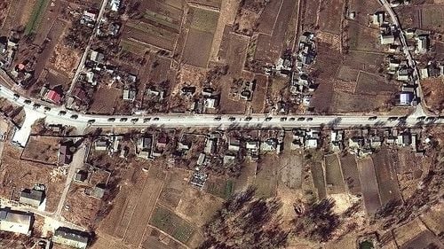 Forțele rusești care avansau din nord-est sunt blocate la peste 25 km de centrul Kievul