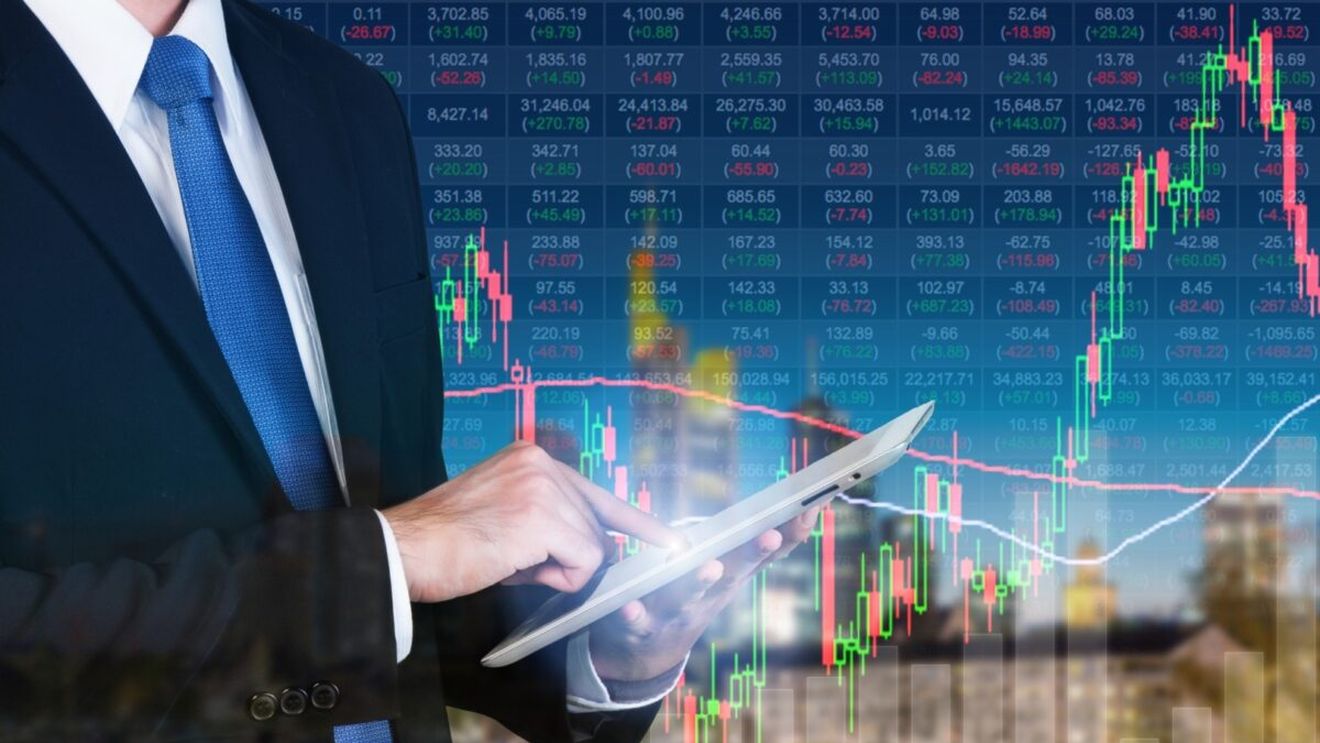 S&P reconfirmă ratingul suveran al României și perspectiva stabilă. Raport: Deficitul va rămâne ridicat în acest an, la 6% din PIB/ Ar putea fi necesare noi ajustări fiscale, precum majorarea TVA / Creșterea PIB-ului real ar urma să încetinească la 2,3% în 2023