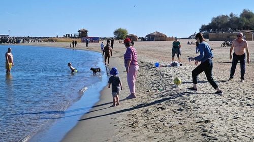 Copil de 11 ani, înecat în mare la Constanţa / Autorităţile au fost anunţate doar după o jumătate de oră de la dispariţia copilului