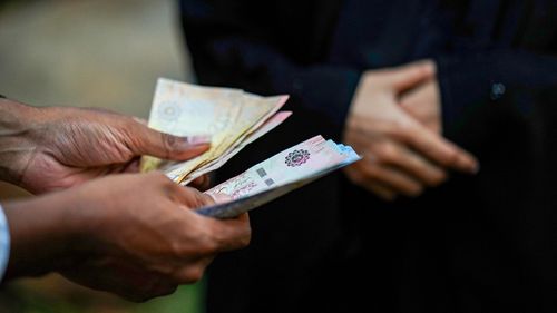 Vicepremierul Tanczos Barna: Salariile din administraţia publică locală sunt incorect de mici