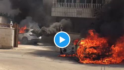 Violențe în Cisiordania: Zeci de coloniști israelieni au atacat satul Turmusayya, incendiind terenuri agricole și mașini / Un palestinian a fost ucis