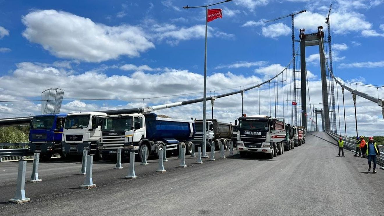 VIDEO Podul de la Brăila, cu 10 zile înainte de inaugurare: S-au terminat testele de rezistență. Trecerea Dunării va fi gratuită în primii 5 ani de la deschidere