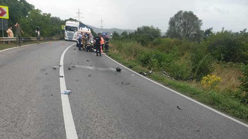 Accident între două motociclete pe DN 1, pe Valea Prahovei. Două persoane au fost duse la spital
