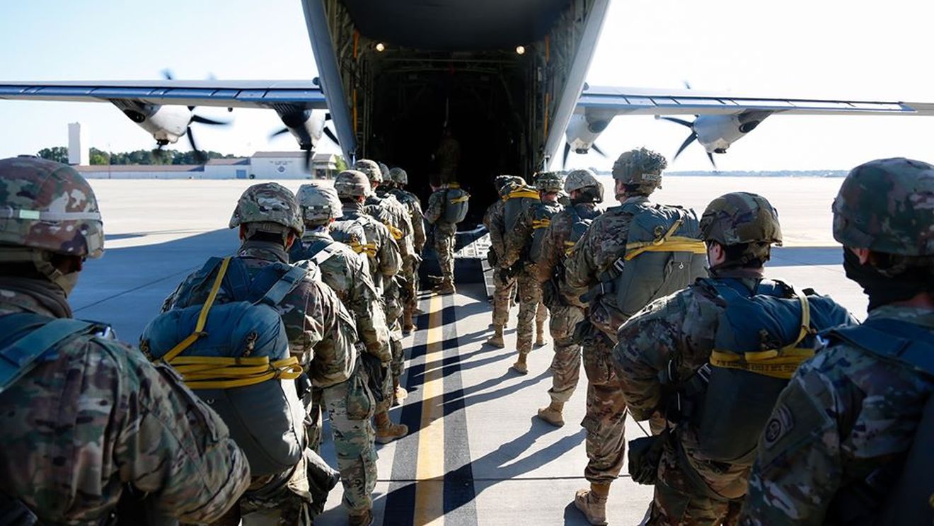 Pentagon: În prezent există aproximativ 4.500 de soldați americani pe aeroportul din Kabul