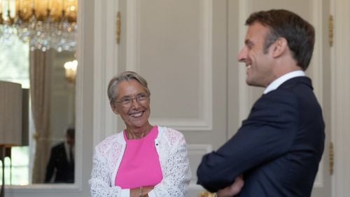 Premierul Franței, Elisabeth Borne, și-a prezentat demisia, iar președintele Macron a acceptat-o