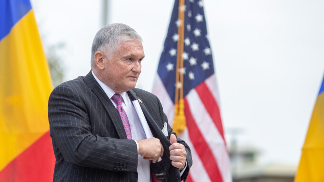 UPDATE Fostul ambasador american Adrian Zuckerman și fostul ofițer de informații militare David Carstens au ieșit din firma lui Ionel Rusen după informația că omul de afaceri ar fi strâns bani pentru candidatul pro-rus Călin Georgescu