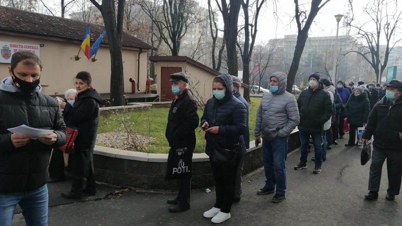 Coadă la plata taxelor locale la Sectorul 6 din București