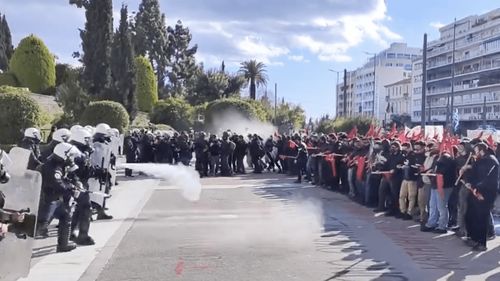 Protestele studenților greci continuă, ciocniri cu poliția la  Atena