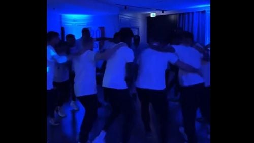 VIDEO Sărbătoare pe manele, în vestiarul Inter Milano. Au dansat pe „Made in Romania” după victoria cu AC Milan și câștigarea titlului