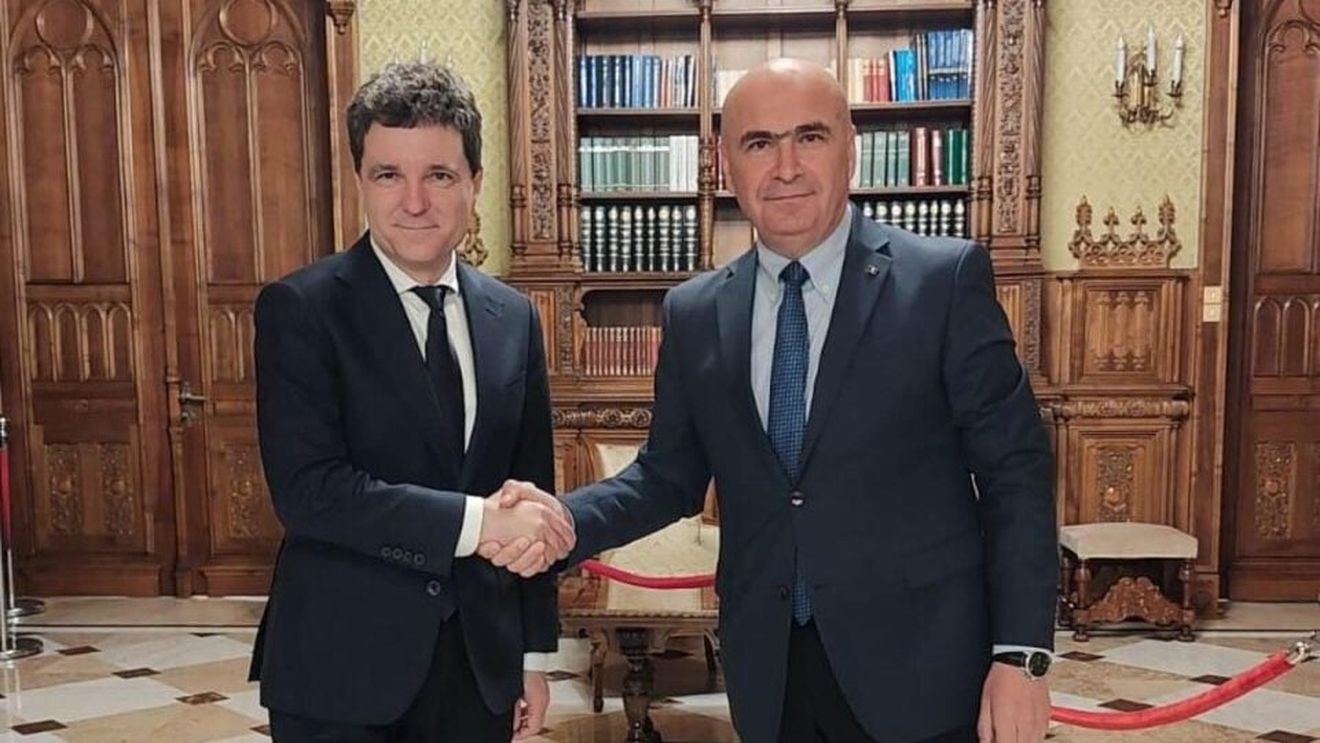 Premieră în politică: Președintele Nicușor Dan, șeful PSD Sorin Grindeanu și șeful PNL Ilie Bolojan au studii de matematică / Ce studii au șefii UDMR și USR