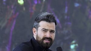 Bogdan Buta se retrage din funcțiile executive ale companiei care organizează Untold / Buta respinge acuzațiile aduse în spațiul public și anunță că îi dă în judecată pe cei care i-au afectat imaginea prin „afirmații defăimătoare”