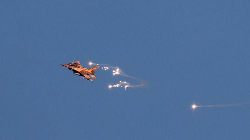 Șeful armatei israeliene cere trupelor să fie pregătite pentru o „posibilă intrare” în Liban / Avertismentul lui Biden: Un război total este posibil în Orientul Mijlociu / Hezbollah a lansat o rachetă balistică spre Tel Aviv / 51 de morți, 220 de răniți în urma bombardamentelor israeliene