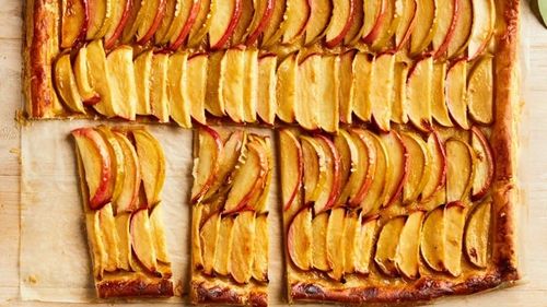 Tartă cu mere din trei ingrediente / A devenit celebră pe rețelele sociale după ce a prezentat-o Ree Drummond