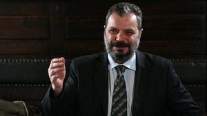 USR îi propune la CCR pe Péter Eckstein-Kovács și Cristi Dănileț