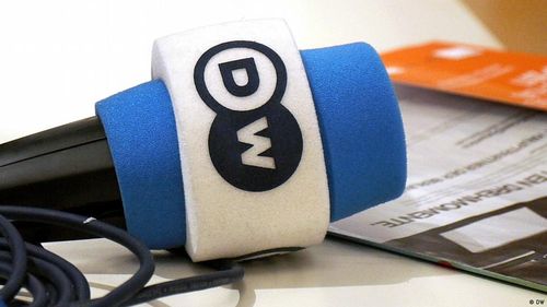 Un jurnalist Deutsche Welle este vânat de talibani din casă în casă/ I-au ucis un membru de familie și au rănit un altul