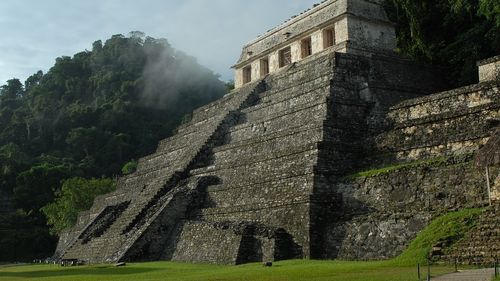 Președintele Mexicului și-a cerut scuze pentru persecuțiile la care a fost supusă populația băștinașă / Le-a restituit 2900 de hectare de teren / Se împlinesc 500 de ani de la căderea imperiului aztec