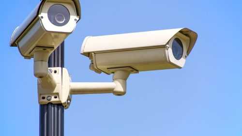 Ministerul Educației: probele de aptitudini pentru admiterea la liceu 2026 vor fi monitorizate audio-video / Camere obligatorii în sălile de examen și pe terenurile de sport