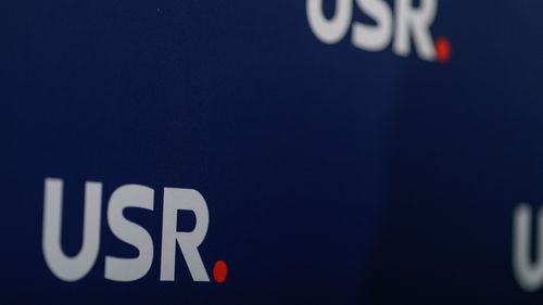 USR îl cheamă în Parlament pe ministrul Energiei în contextul crizei apei potabile din Argeș / Zeci de mii de oameni cară de luni de zile apa de băut cu bidoane și sticle