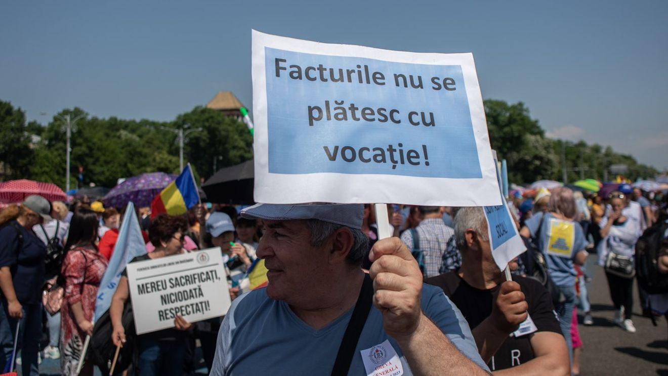 Luni ar urma să înceapă înscrierea pentru examenul Bacalaureat / Greva din educaţie intră în a doua săptămână / Sindicatele: ”Stopaţi jocul ăsta de şah, devine periculos!”