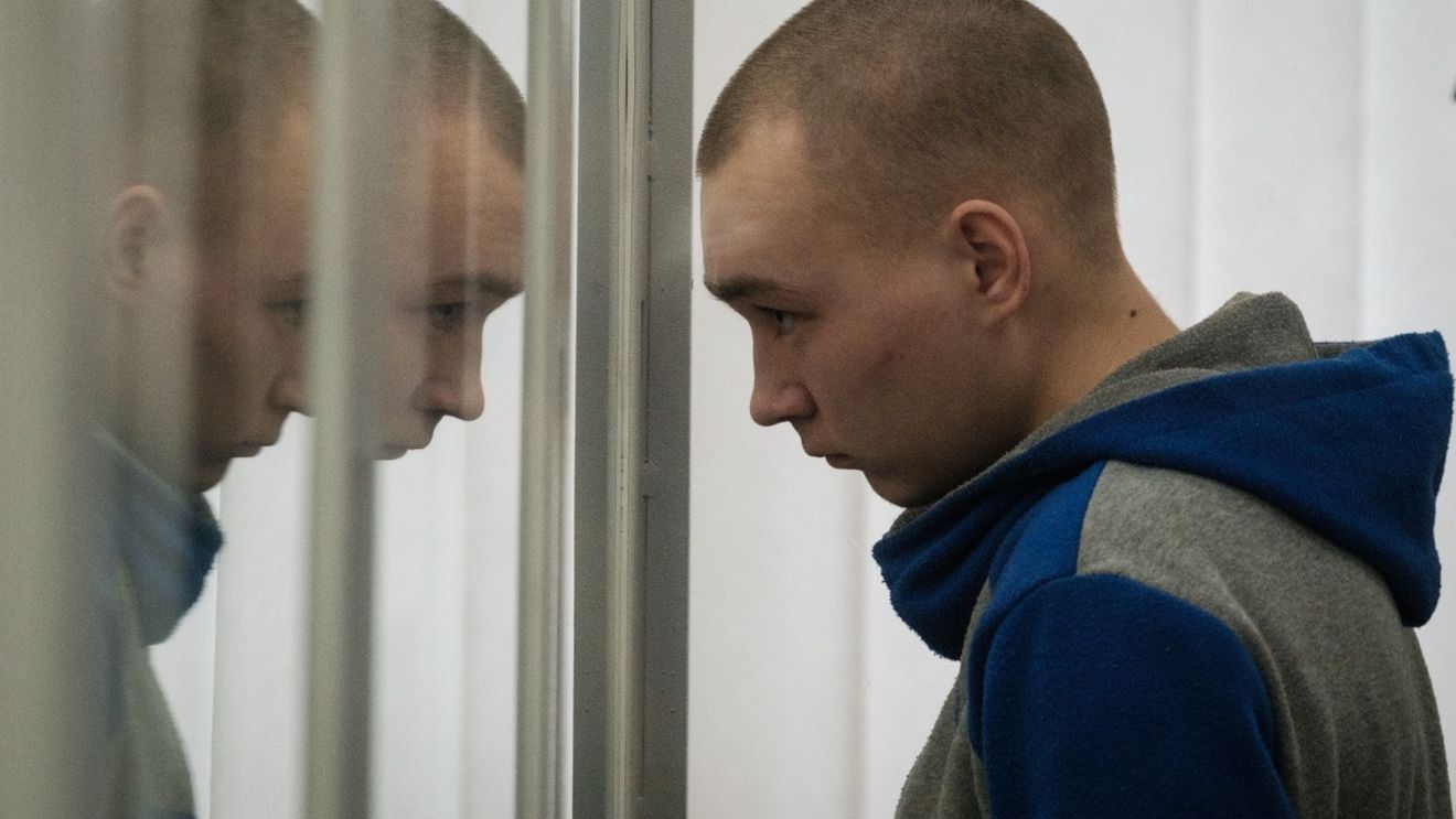 Judecătorii ucraineni decid astăzi soarta lui Vadim Șișimarin, rusul de 21 de ani acuzat în primul proces pentru crime de război din Ucraina