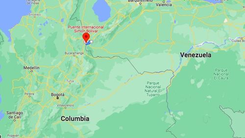 Venezuela își redeschide frontierele terestre cu Columbia / Au fost îndepărtate containerele care blocau de peste doi ani podul Simon Bolivar