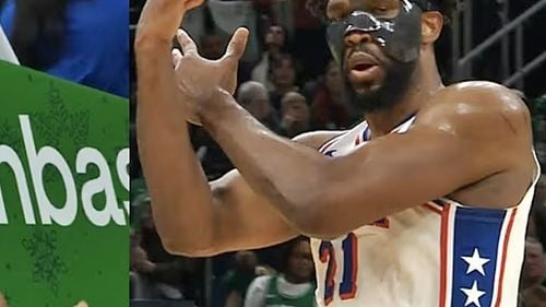 VIDEO Joel Embiid, jucător din NBA, amendat cu 75.000 de dolari pentru un „gest obscen”