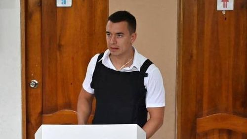 Președintele Ecuadorului denunță o tentativă de otrăvire cu "trei substanțe chimice" ascunse în gemuri și băuturi alcoolice / Daniel Noboa primise cadouri dela un antreprenor artizan