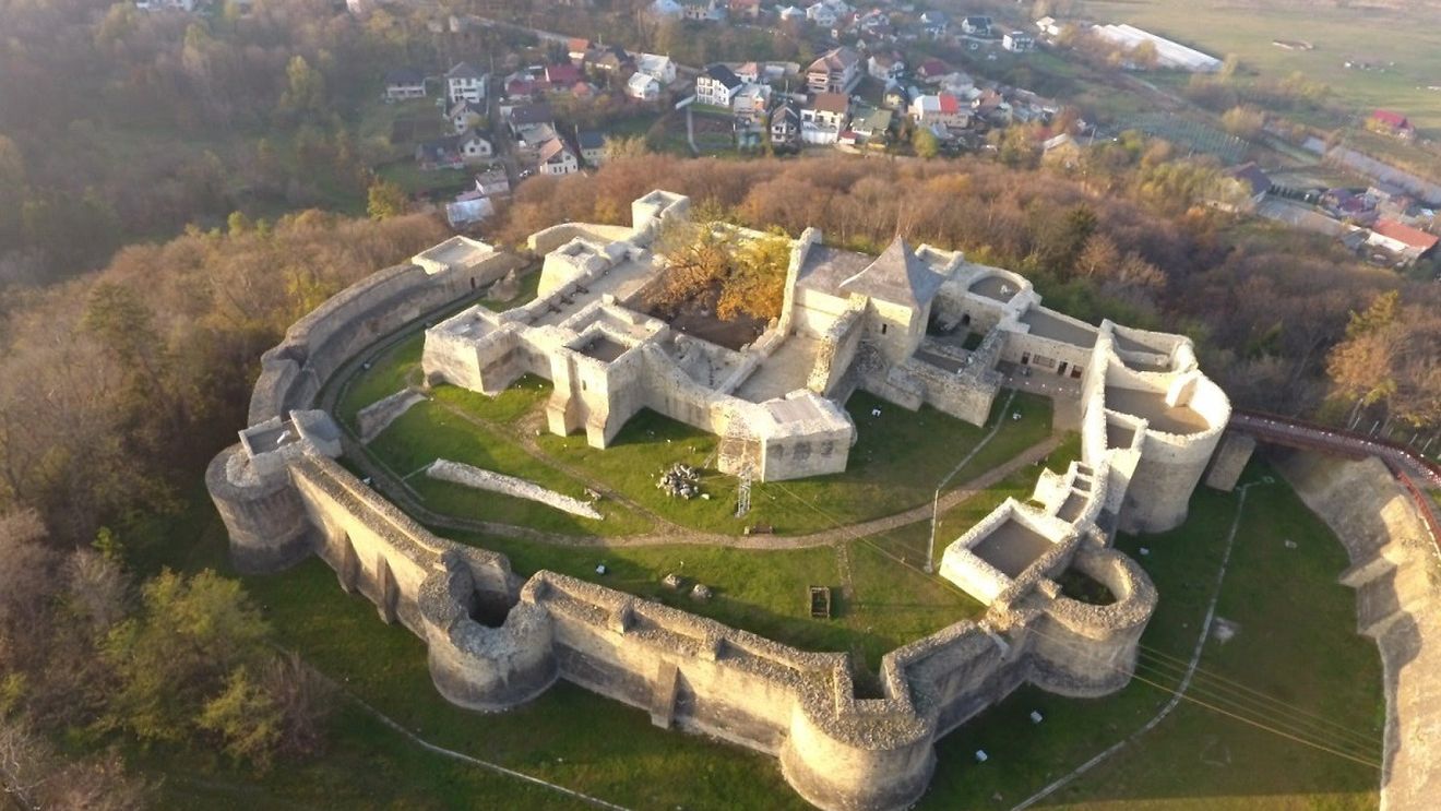 Municipiul Suceava instituie o taxă de turism de 3% din tariful de cazare