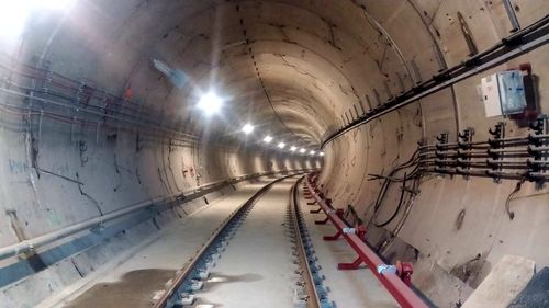 UPDATE Circulația metroului la stația Eroii Revoluției din București se reia, alarma a fost falsă