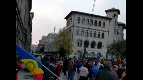 VIDEO Protest în Piaţa Universităţii din Bucureşti, împotriva vaccinării obligatorii şi a certificatului verde / Trafic blocat în zonă