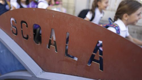 Elevii din Bucureşti se vor întoarce luni la cursuri după o săptămână de vacanță