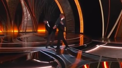 Care sunt reacțiile vedetelor din SUA, după ce a trecut uluirea generală de la Gala Premiilor Oscar, provocată de actorul Will Smith care l-a pălmuit pe prezentatorul Chris Rock