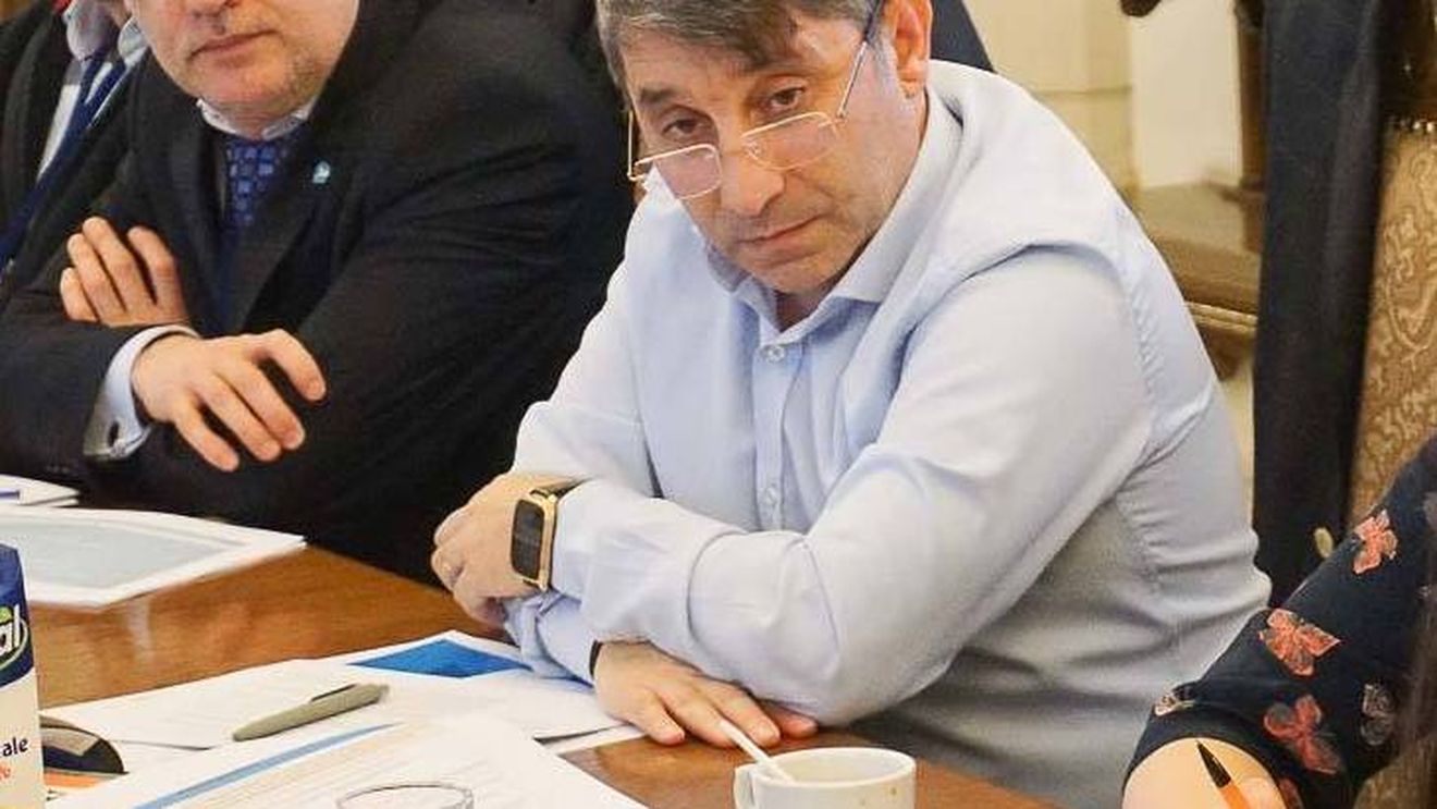 Părinții, despre modificarea calendarului de admitere la liceu: Nu se poate ca Ecaterina Andronescu să se comporte așa!