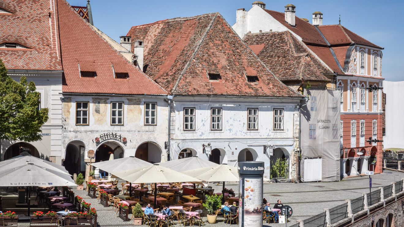Concurenţă de 41 de tineri pe un loc de pământ gratuit primit de la Primăria Sibiu, pe care să îşi construiască o casă