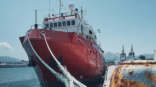 O navă a organizației germane Sea-Eye, de salvare a imigranților, a fost blocată în portul Palermo pentru încălcarea regulilor de securitate