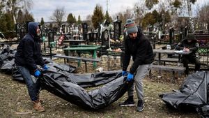Colecţionarii de cadavre. Cine sunt voluntarii din "Laleaua Neagră", ucraineni care caută trupurile soldaţilor ruşi morţi