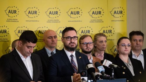 Deputatul Dan Tanasă, purtătorul de cuvânt AUR:  Refuzăm să girăm o farsă politică / Nu vom participa la consultări formale şi nu vom legitima o procedură care ignoră realitatea votului şi voinţa populară / Nu vom legitima un preşedinte al abuzului, al cenzurii şi al minciunii, o altă marionetă a intereselor străine