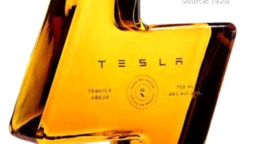 Tesla a lansat propria sa marcă de tequila, la preţul de 250 de dolari sticla. Primul stoc s-a epuizat imediat