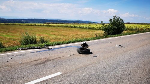 Trei copii şi doi adulţi răniţi în accident rutier la ieşire din Dărmăneşti / Nouă persoane au fost implicate, traficul rutier blocat pe ambele sensuri