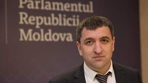 România este cea care ne duce de mână în cancelariile europene, declară candidatul PAS la funcţia de primar al Chişinăului / Lilian Carp: Noi acum suntem două state româneşti, dar suntem o singură ţară. Acest deziderat trebuie să fie în capul fiecăruia din noi