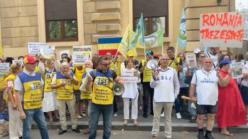 Sindicatele din învățământ cer „Demisia” în a cincea zi de proteste la sediul Ministerului Educației și Cercetării