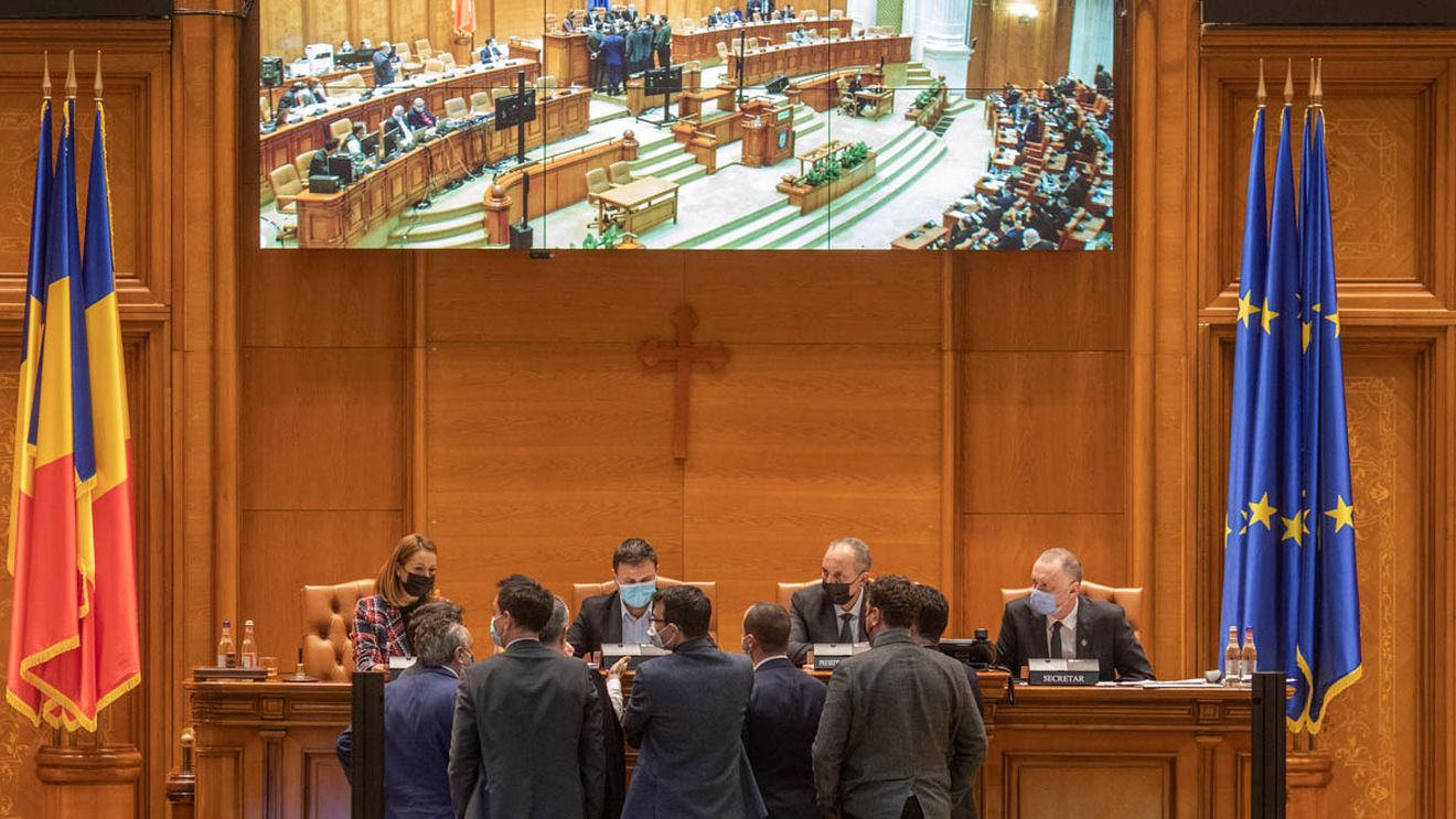 Proiect: Se dorește interzicerea înregistrărilor ședințelor din Parlament / Simion: Nu o să respect noul regulament, o să continui să fac live pe Facebook